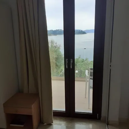 아파트 Senior Zeus